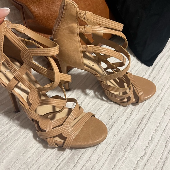 Brand New never worn Jessica Simpson Nude heels. - Picture 2 of 6